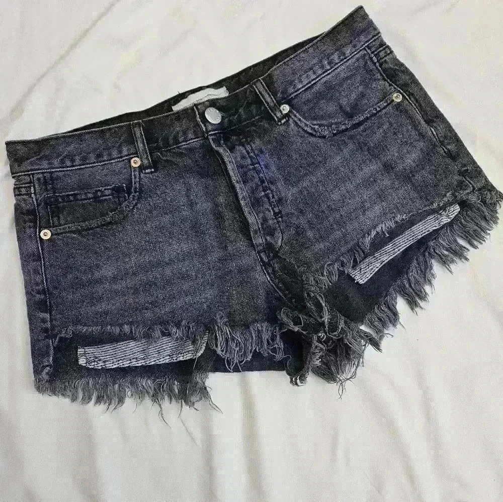 Free People We The Free Cut Off Jean Short Black Raw Hem Denim Bottoms - Picture 4 of 7